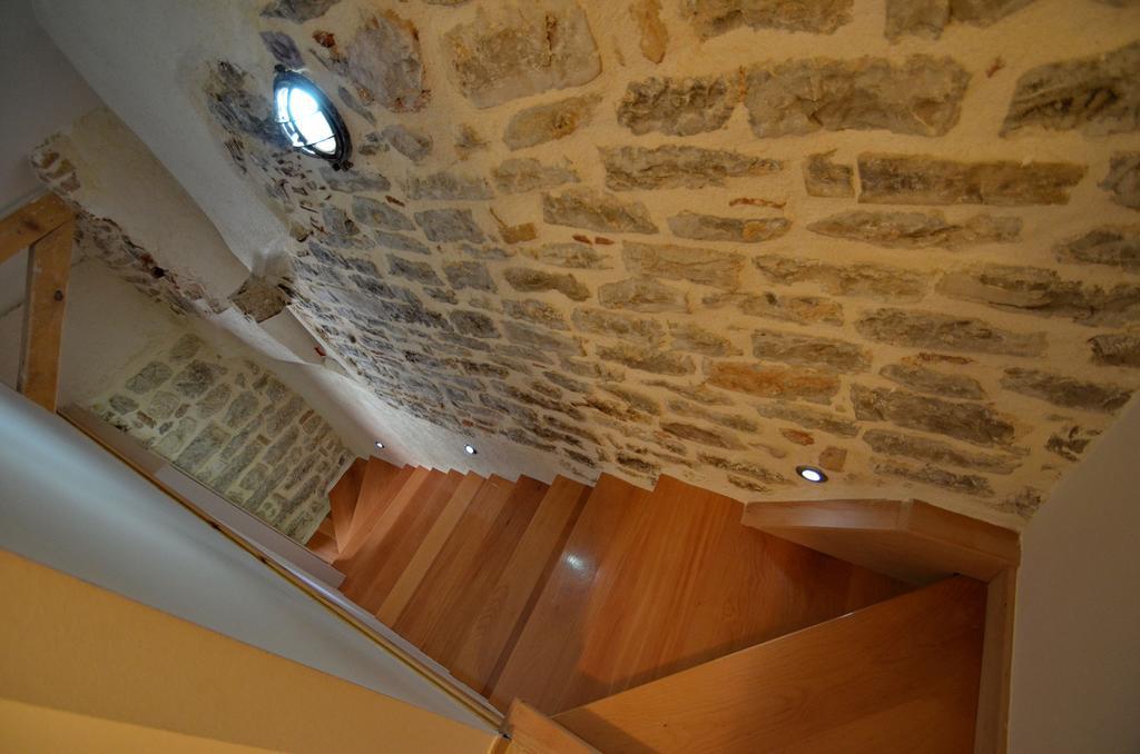 Apartments Historic Stone House Котор Номер фото