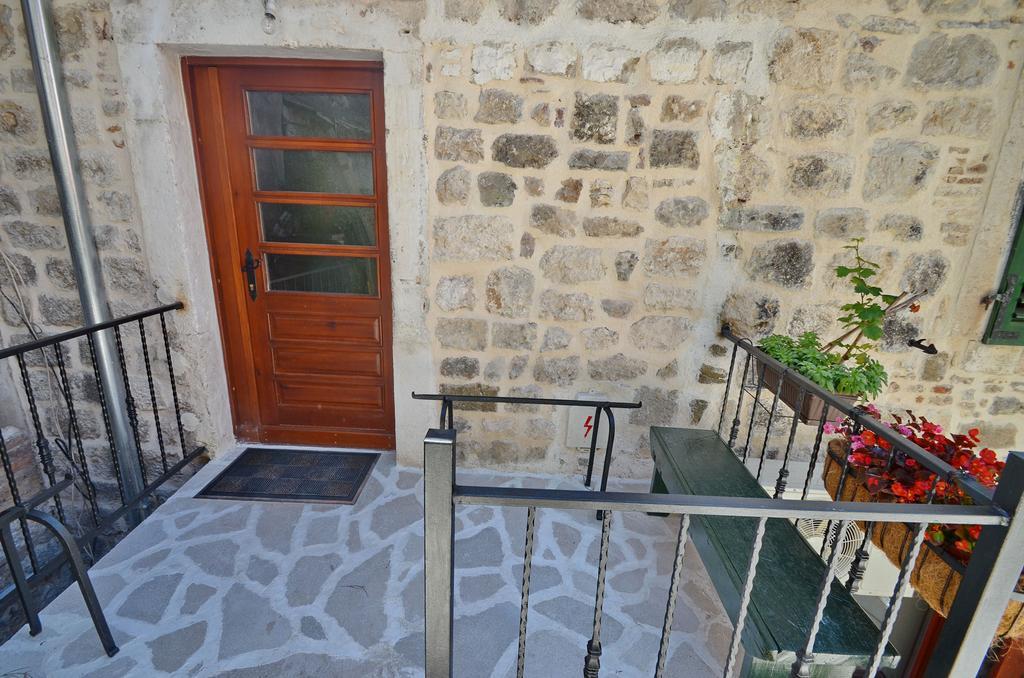 Apartments Historic Stone House Котор Номер фото